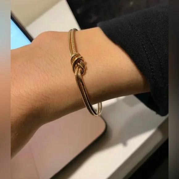 BRAND NEW 18K Gold Plated Adjustable Bangle Bracelet - Picture 5 of 6